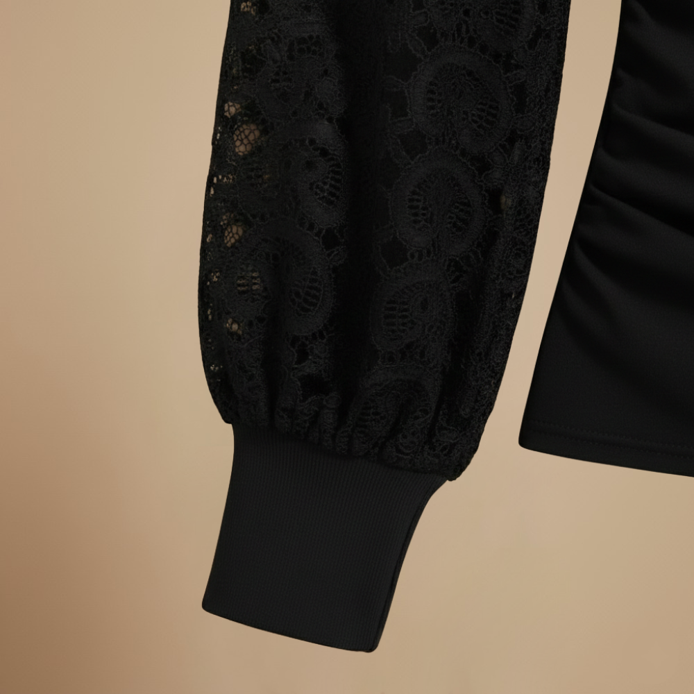 Dames top met V-hals en lange mouwen met kanten ontwerp Jelle Jora Mode