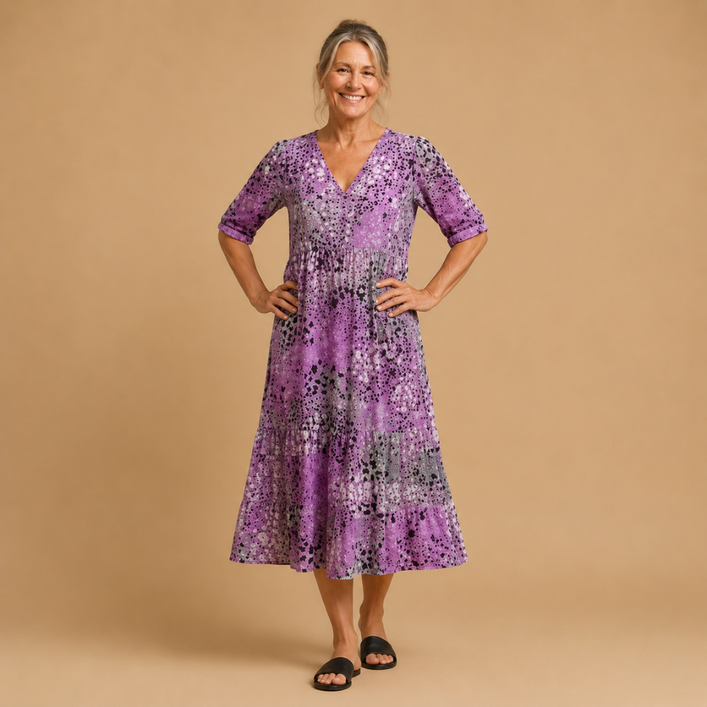 Damesmidi-jurk met bloemenprint en V-hals Jelle Jora Mode