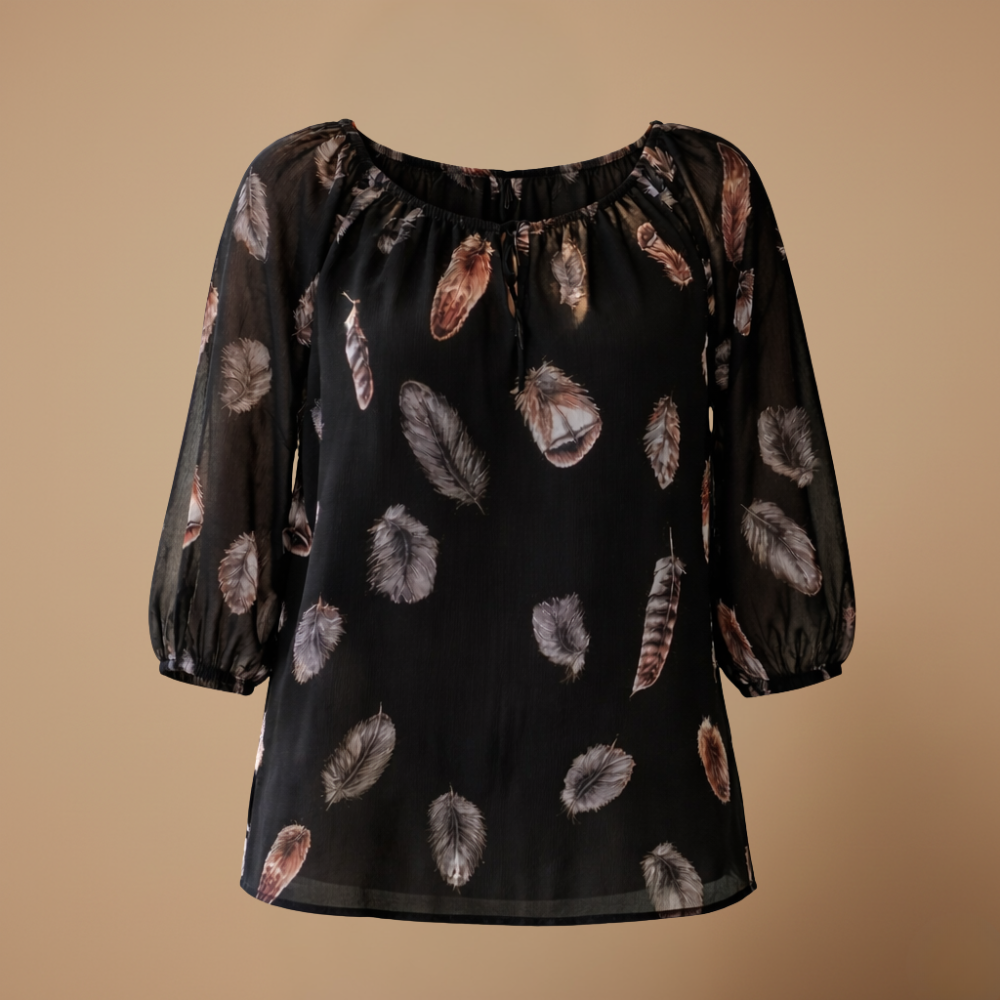 Dames zomerblouse met V-hals en verenprint Jelle Jora Mode