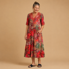 Damesmidi-jurk met bloemenprint en V-hals Jelle Jora Mode