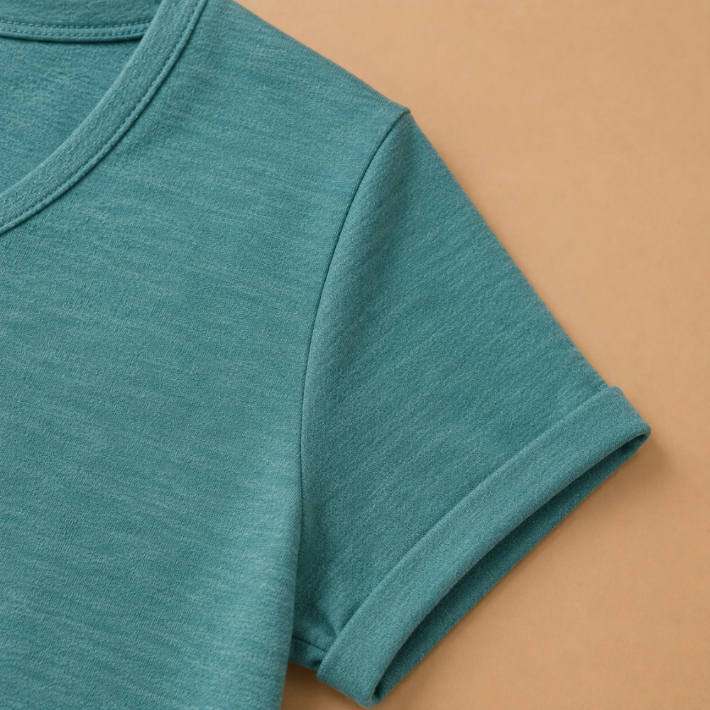 Casual dames top met V-hals en korte mouwen voor de zomer Jelle Jora Mode