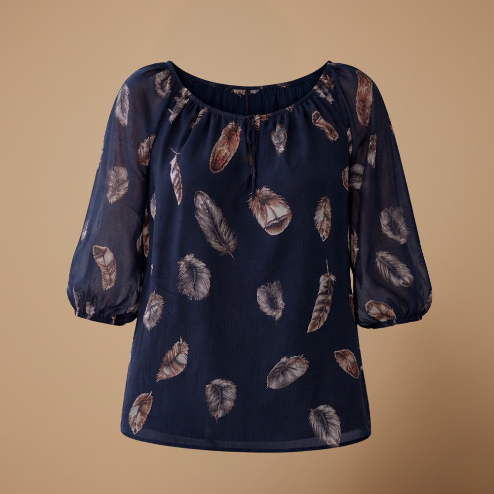 Dames zomerblouse met V-hals en verenprint Jelle Jora Mode