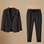 Effen kleurige kantoorpak blazer en joggingbroek set Jelle Jora Mode