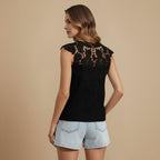 Lacey Patchwork V-hals Mouwloze Top Jelle Jora Mode