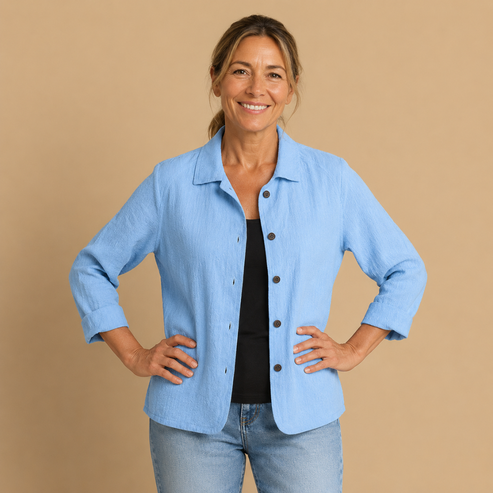 Damesblouse met omgeslagen kraag en knoopsluiting aan de voorkant Jelle Jora Mode