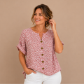 Damesblouse met bloemenprint V-hals en korte mouwen Jelle Jora Mode