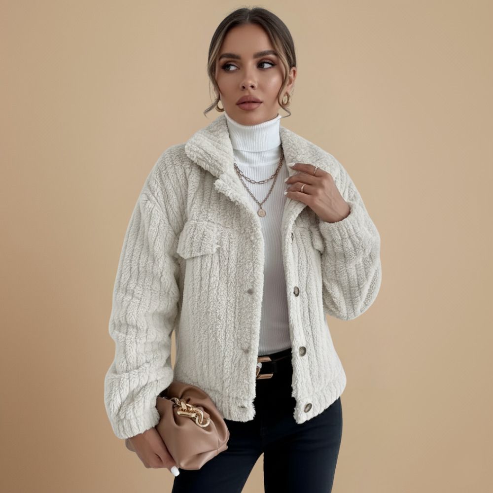 Warm Zacht Jasje met Knoopsluiting en Omgeslagen Kraag Jelle Jora Mode