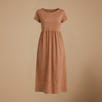 Dames casual midi jurk met ronde hals korte mouwen en zakken Jelle Jora Mode