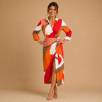 Dames midi-wikkeljurk met strikceintuur en abstract design Jelle Jora Mode