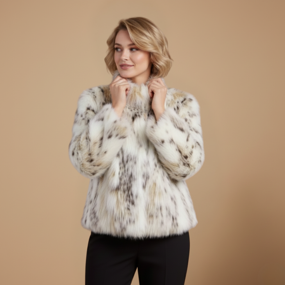 Korte jas met hoge kraag en luipaardprint voor dames Jelle Jora Mode