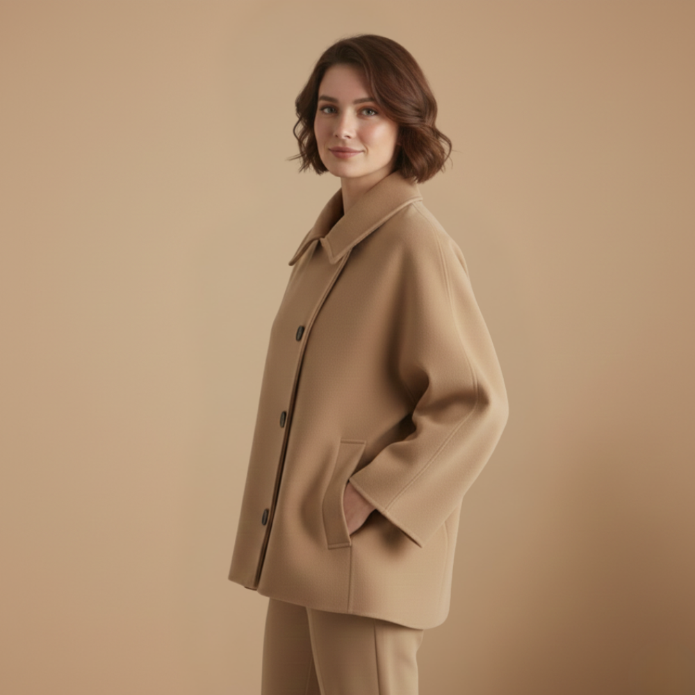 Korte jas met reverskraag en enkele knoopsluiting voor dames Jelle Jora Mode