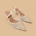 Dames geborduurde pumps met spitse neus en slingback Jelle Jora Mode