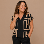 Dames casual blouse met geometrisch patroon en V-hals Jelle Jora Mode