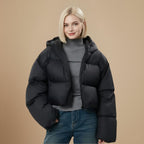 Damesjas met voering hoge taille en capuchon kort model Jelle Jora Mode