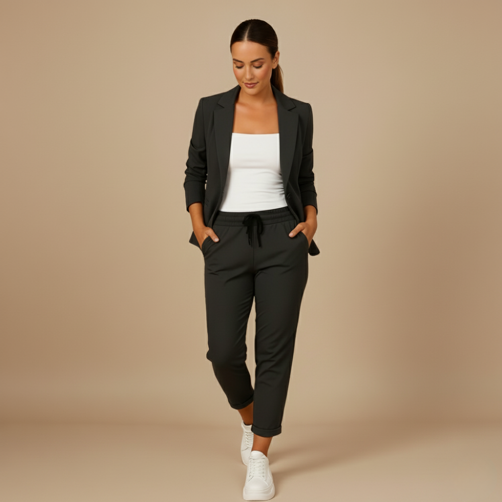Effen kleurige kantoorpak blazer en joggingbroek set Jelle Jora Mode
