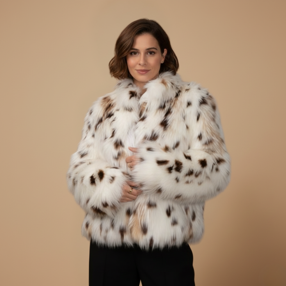 Korte jas met hoge kraag en luipaardprint voor dames Jelle Jora Mode