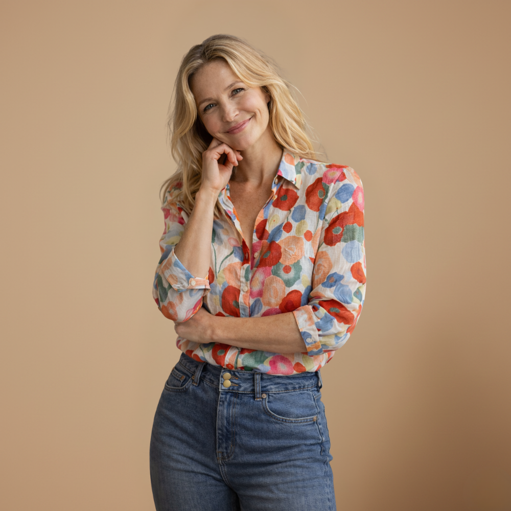 Damesblouse met bloemenprint en knopen Jelle Jora Mode