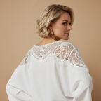 Damesblouse van gehaakt kant met lange mouwen