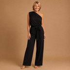 Dames jumpsuit met één schouder en ceintuur in de taille Jelle Jora Mode