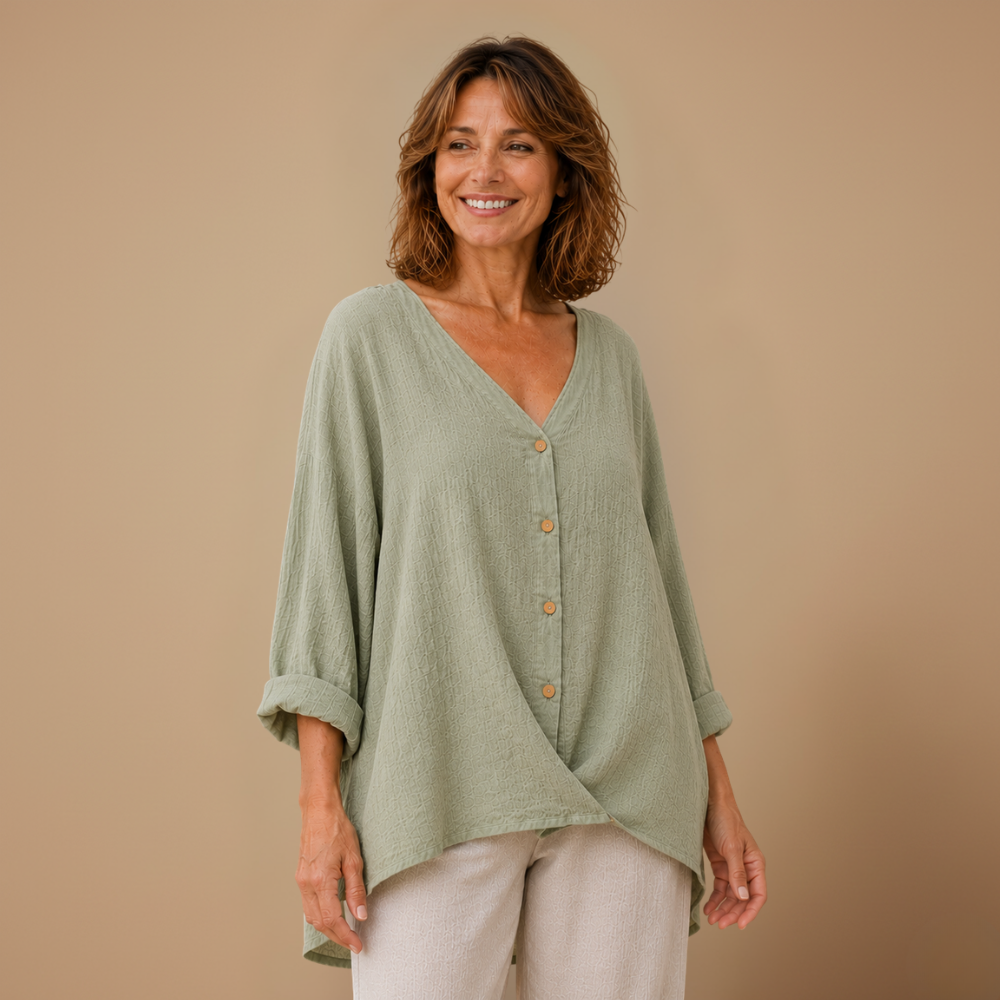 Dames casual blouse met losse pasvorm knoopsluiting en v-hals Jelle Jora Mode