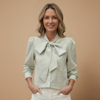 Damesblouse met lange mouwen ruitjespatroon en strik Jelle Jora Mode