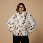 Korte jas met hoge kraag en luipaardprint voor dames Jelle Jora Mode