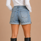 Damesjeansshort met omgeslagen zoom en versleten look Jelle Jora Mode