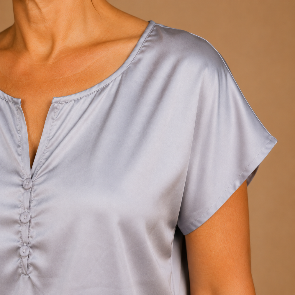 Dames shirt met v-hals korte mouwen en knopen Jelle Jora Mode