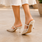 Dames geborduurde pumps met spitse neus en slingback Jelle Jora Mode