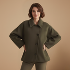 Korte jas met reverskraag en enkele knoopsluiting voor dames Jelle Jora Mode