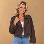 Dames korte trenchcoat met dubbele knoopsluiting Jelle Jora Mode