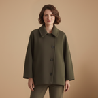 Korte jas met reverskraag en enkele knoopsluiting voor dames Jelle Jora Mode