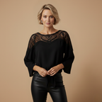 Damesblouse van gehaakt kant met lange mouwen