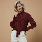 Damesblouse met strikje en lange mouwen