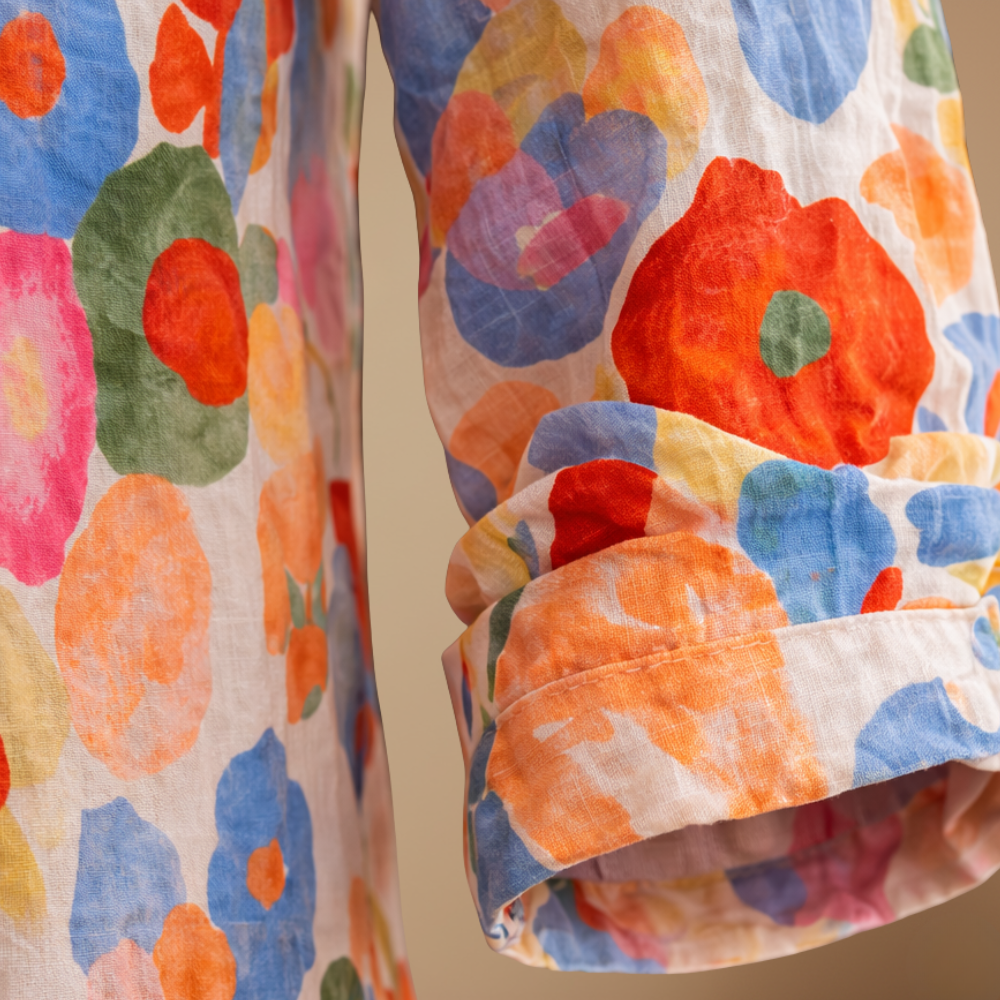 Damesblouse met bloemenprint en knopen Jelle Jora Mode