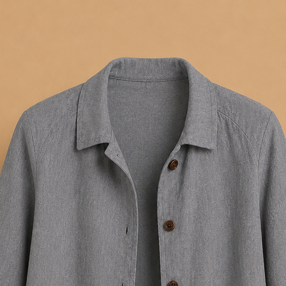 Damesblouse met omgeslagen kraag en knoopsluiting aan de voorkant Jelle Jora Mode
