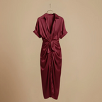 Minimalistische midi-jurk met ruches en strikbandjes voor dames Jelle Jora Mode